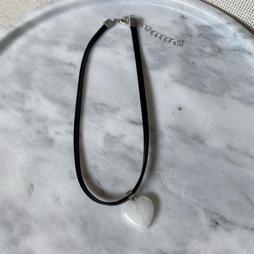 Medallion Choker: Snowy Quartz Gemstone Heart - Picture 8 of 9